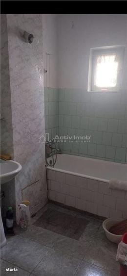 Apartament cu 2 camere decomandat în Sărari