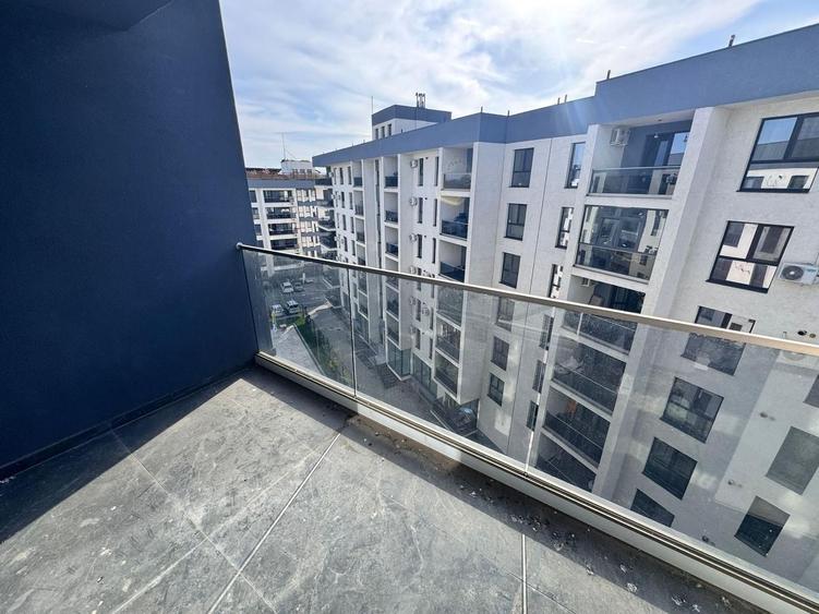 Apartament cu 3 camere decomandat în Dobroești