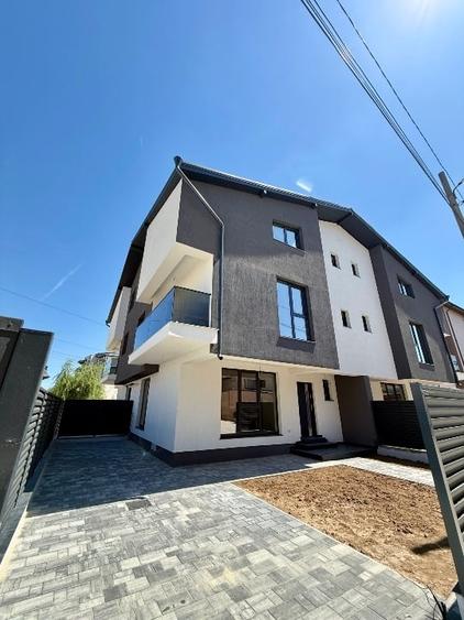 Duplex cu 5 camere cu Canalizare în Dobroești