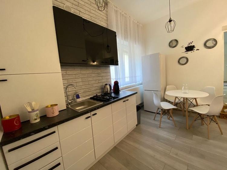 Apartament cu 2 camere semidecomandat în Central