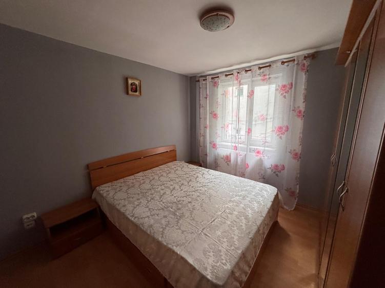 Apartament cu 3 camere semidecomandat în Central