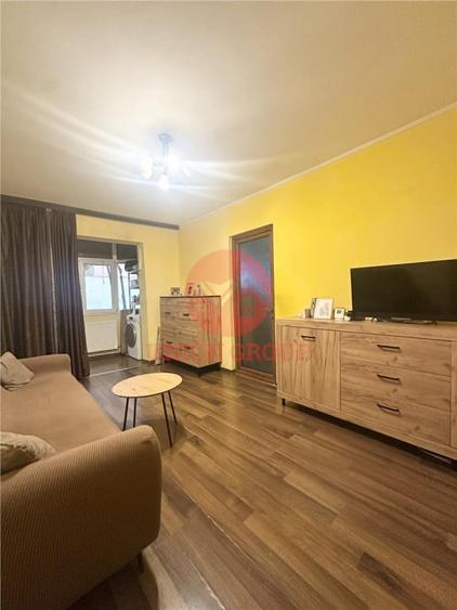 Apartament cu 2 camere semidecomandat în Casa de Cultură