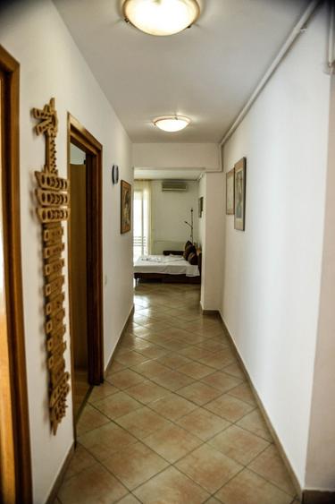 EXCLUSIVITATE - Apartament cu 3 camere în zona Vega Butoaie, cu vedere la lac - 10