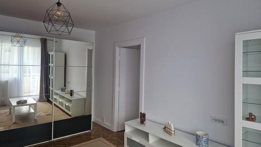 Particular inchiriez apartament 2 camere Astra - 2