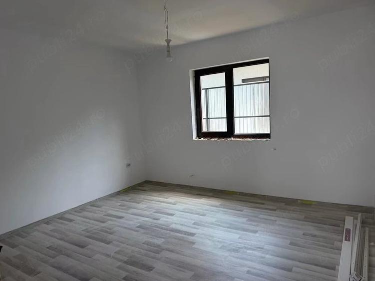 Casă cu 2 camere cu Teren 339 Mp în Central