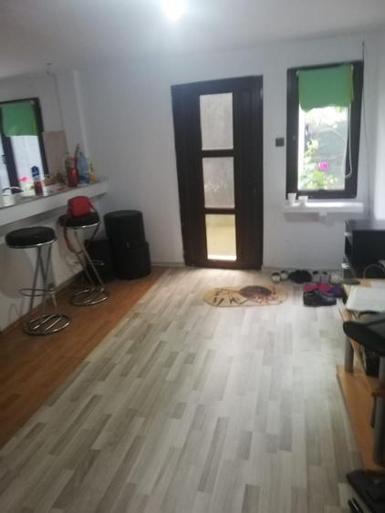 Casă cu 3 camere în Central