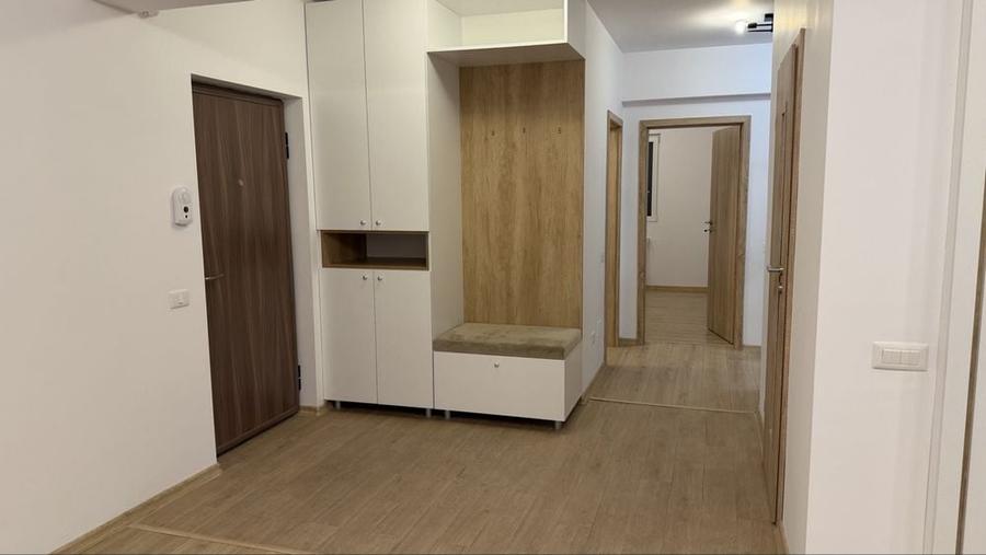 Apartament cu 3 camere decomandat în Dobroești