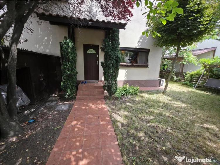 Casă cu 4 camere cu Teren 180 Mp în 1 Decembrie