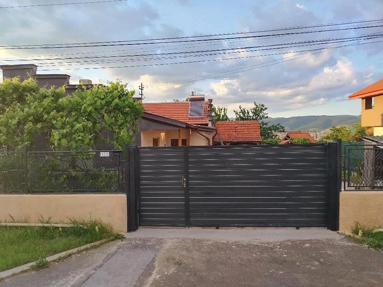 Casă cu 3 camere cu Teren 940 Mp în Central