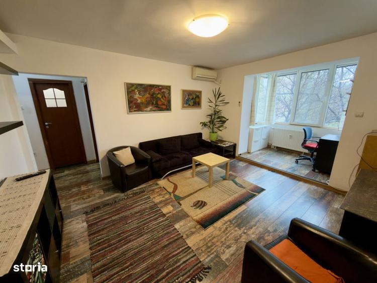 Apartament cu 3 camere semidecomandat, mobilat în Ștefan cel Mare