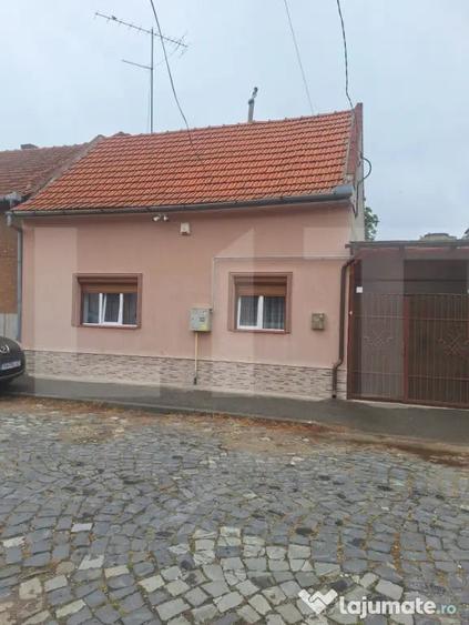 Casă cu 4 camere cu Teren 495 Mp în Central
