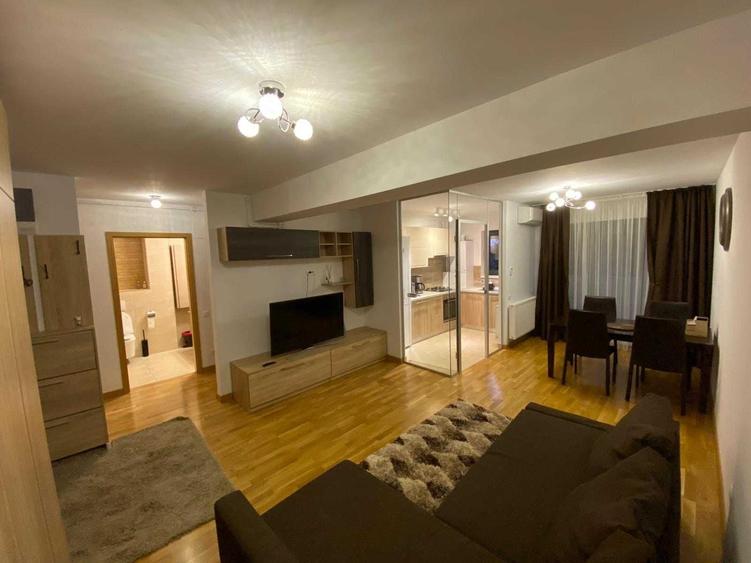 Apartament cu 2 camere semidecomandat în Banu Manta