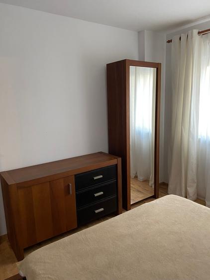 Apartament cu 2 camere semidecomandat, mobilat în Tineretului
