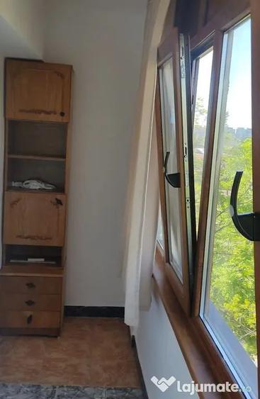 Apartament cu 2 camere decomandat în Piața Centrală