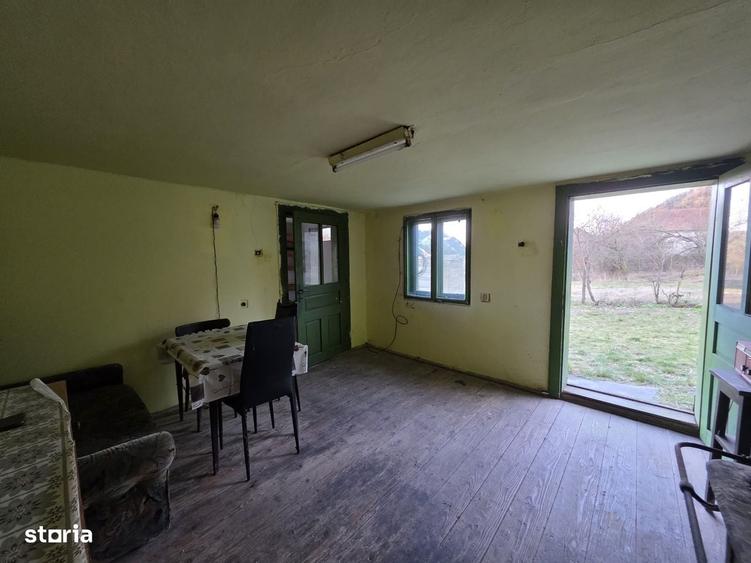 Casă cu 4 camere cu Teren 1887 Mp în Tisa