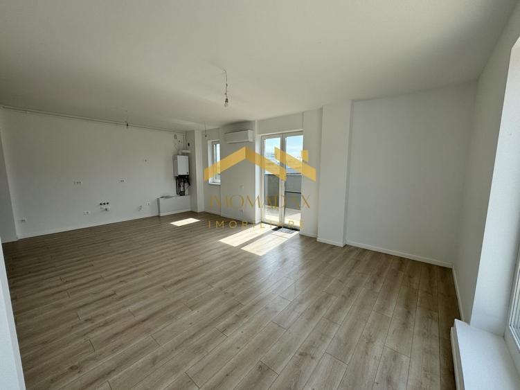 Penthouse cu 3 camere decomandat în Aradului
