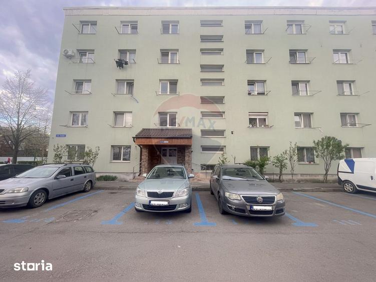 Garsonieră în Est