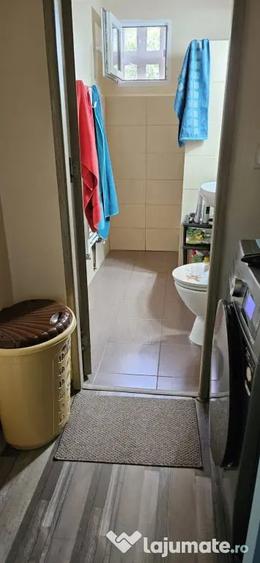 Apartament cu 3 camere semidecomandat în Circumvalațiunii