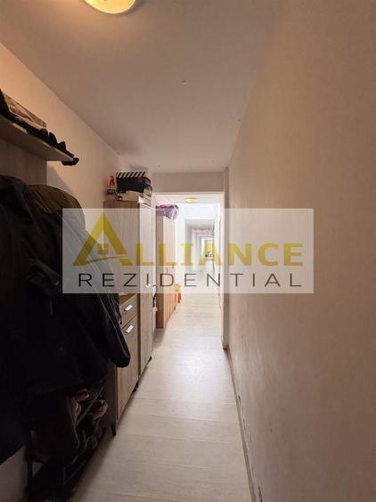 Apartament cu 4 camere semidecomandat, mobilat în Rahova