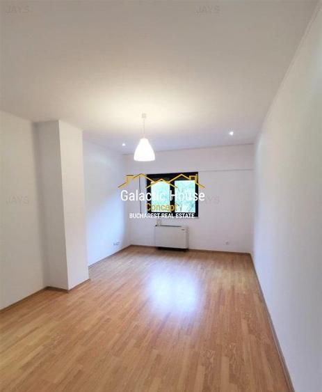 Casă individuală cu 7 camere cu Teren 460 Mp în Băneasa