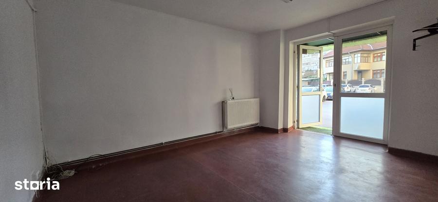 Spațiu comercial, de 71 mp, în Micro 5