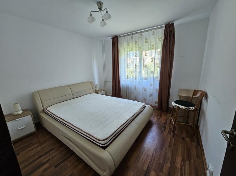 Apartament cu 3 camere decomandat în Lujerului