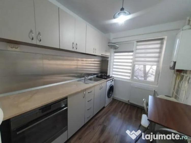 Apartament cu 2 camere decomandat în Gară