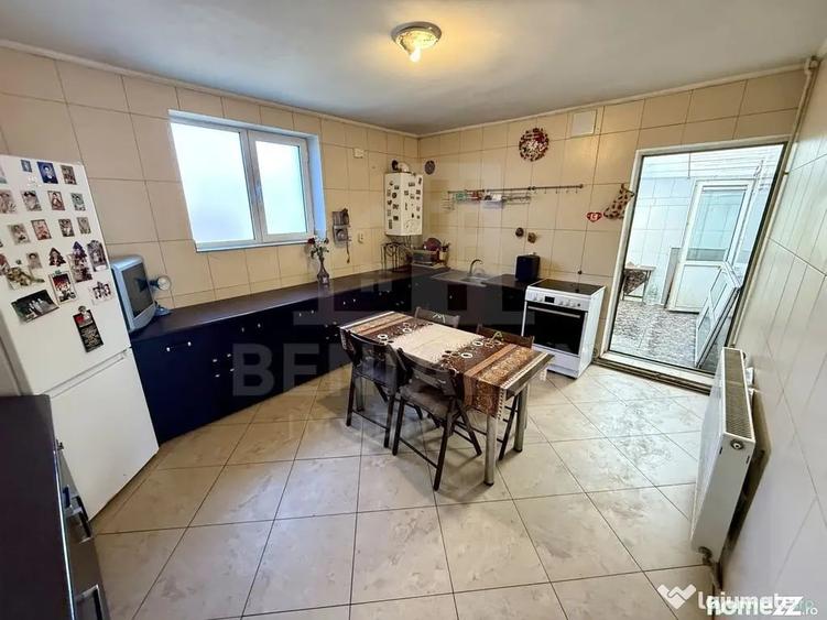 Casă cu 5 camere cu Teren 214 Mp în Central