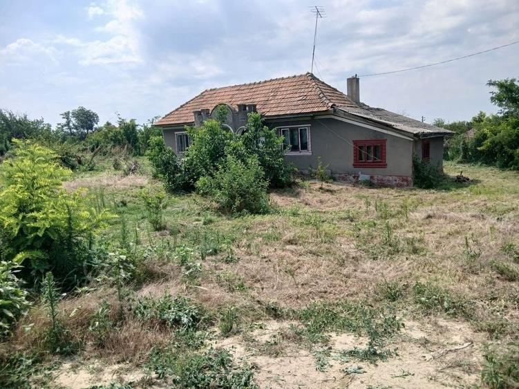 Casă cu 4 camere în Gârliciu