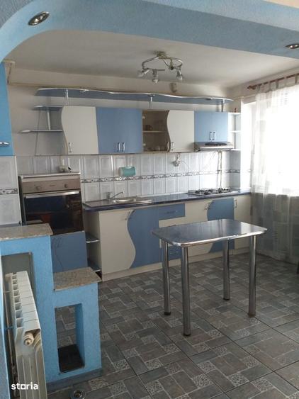 Apartament cu 3 camere decomandat în Micro 18