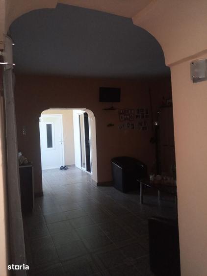 Casă cu 5 camere cu Teren 444 Mp în Ceamurlia de Jos