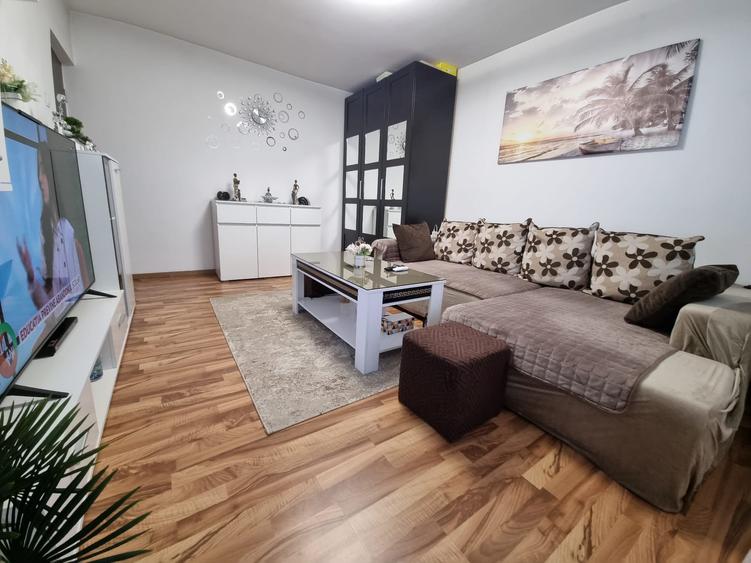 Apartament cu 2 camere decomandat în Berceni