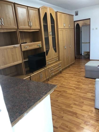 Apartament cu 2 camere decomandat în Far
