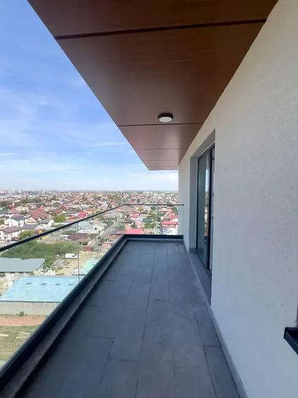Apartament cu 4 camere semidecomandat în Titan