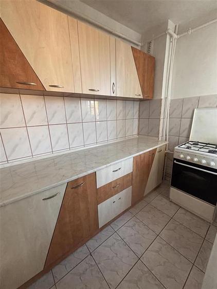 Garsonieră decomandată în Astra