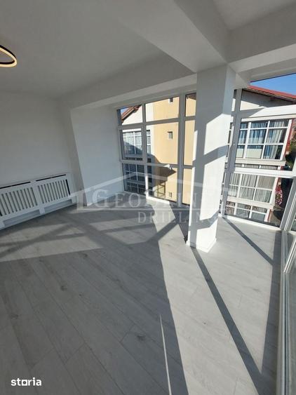 Apartament cu 4 camere decomandat în Florești