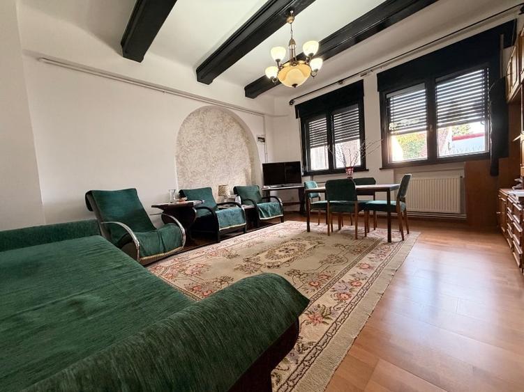Apartament cu 4 camere decomandat, mobilat în Dacia