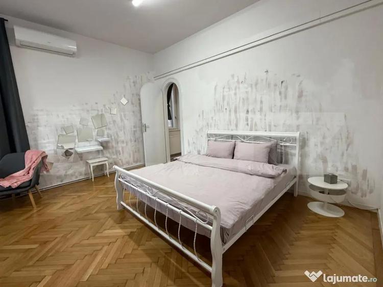 Apartament cu 4 camere decomandat, mobilat în Central