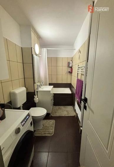 Apartament cu 5 camere decomandat în UTA