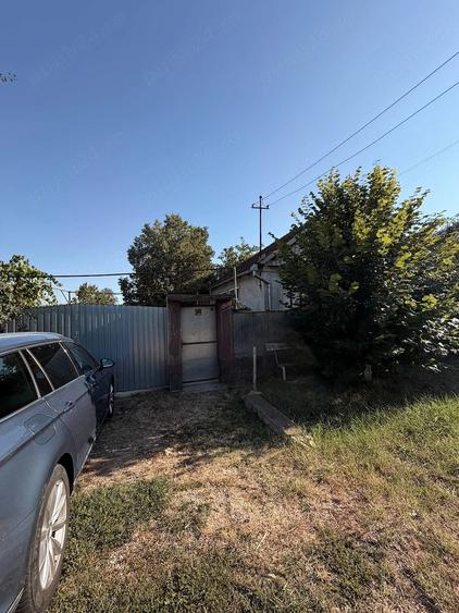 Casă cu 2 camere cu Teren 1950 Mp în Central