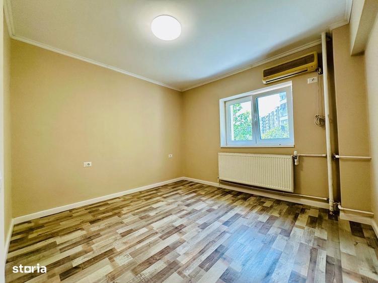 Apartament cu 3 camere în Apărătorii Patriei