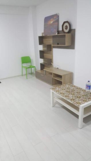 Garsonieră decomandată în Păcii