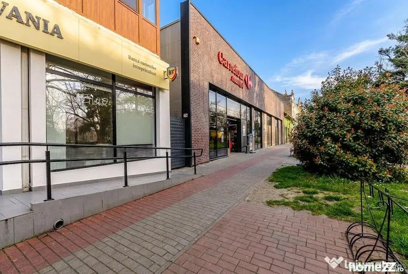 Spațiu comercial, de 841 mp, în Central