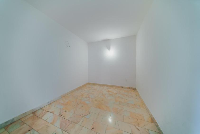 Casă individuală cu 6 camere cu Canalizare în Aradul Nou