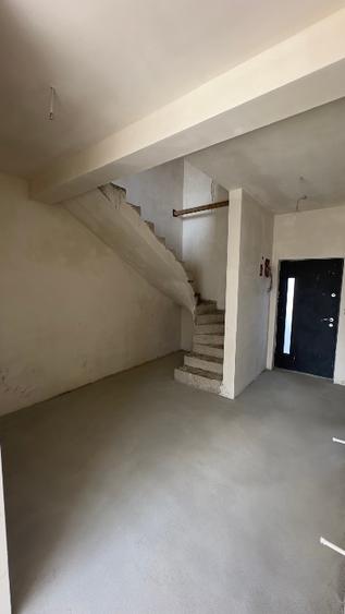Duplex cu 5 camere cu Canalizare în Sud-Vest
