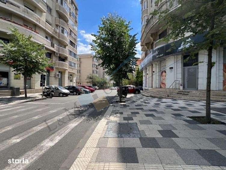 Garsonieră decomandată în Decebal