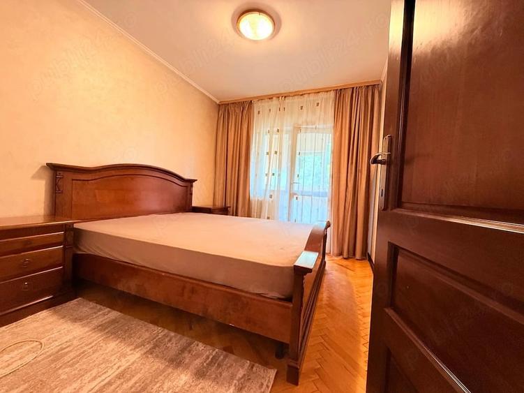 Apartament cu 4 camere decomandat în Central