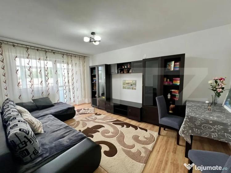 Apartament cu 2 camere decomandat în Rovine