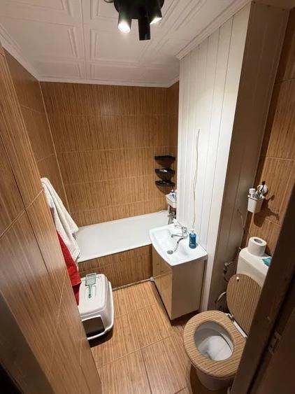 Apartament decomandat în Est