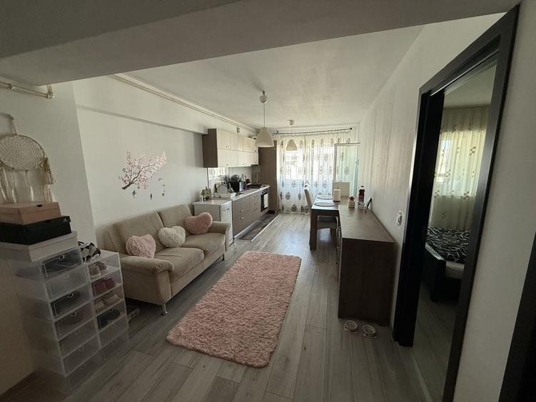 Apartament cu 2 camere semidecomandat în Exterior Vest